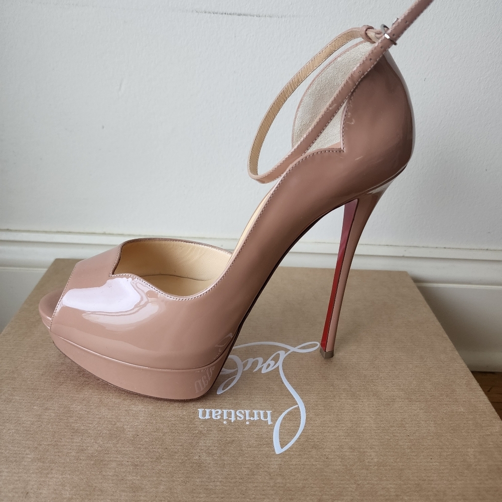 Brand New Never Been Worn Christian Louboutin Blush Round Chick Alta Peep Toe